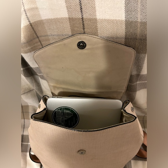 Caracol Vegan Backpack - Picture 10 of 12